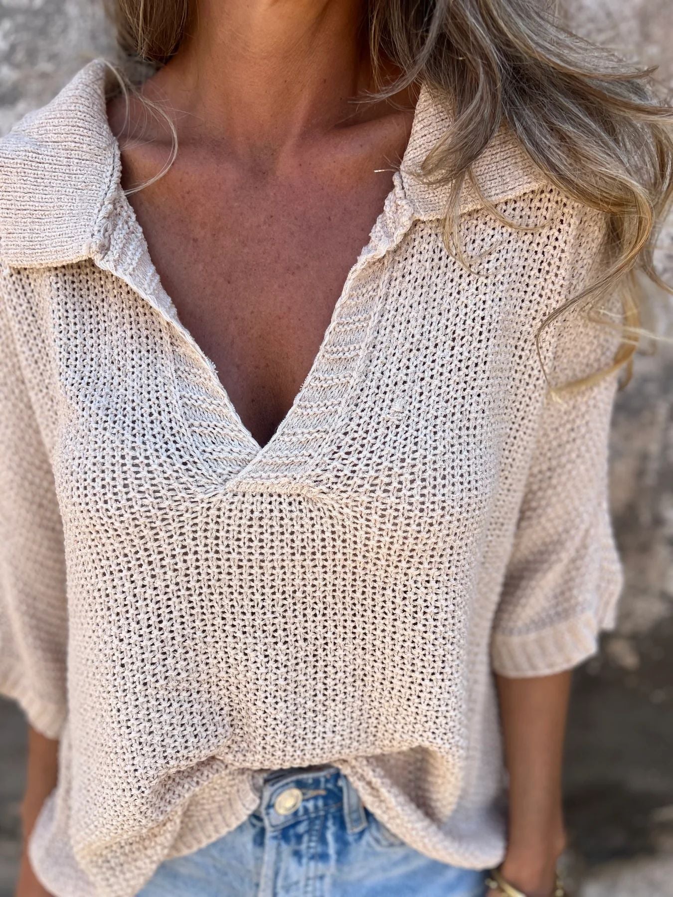 🛍️ Fashionable knitted blouses with a V-neckline and three sleeve openings
