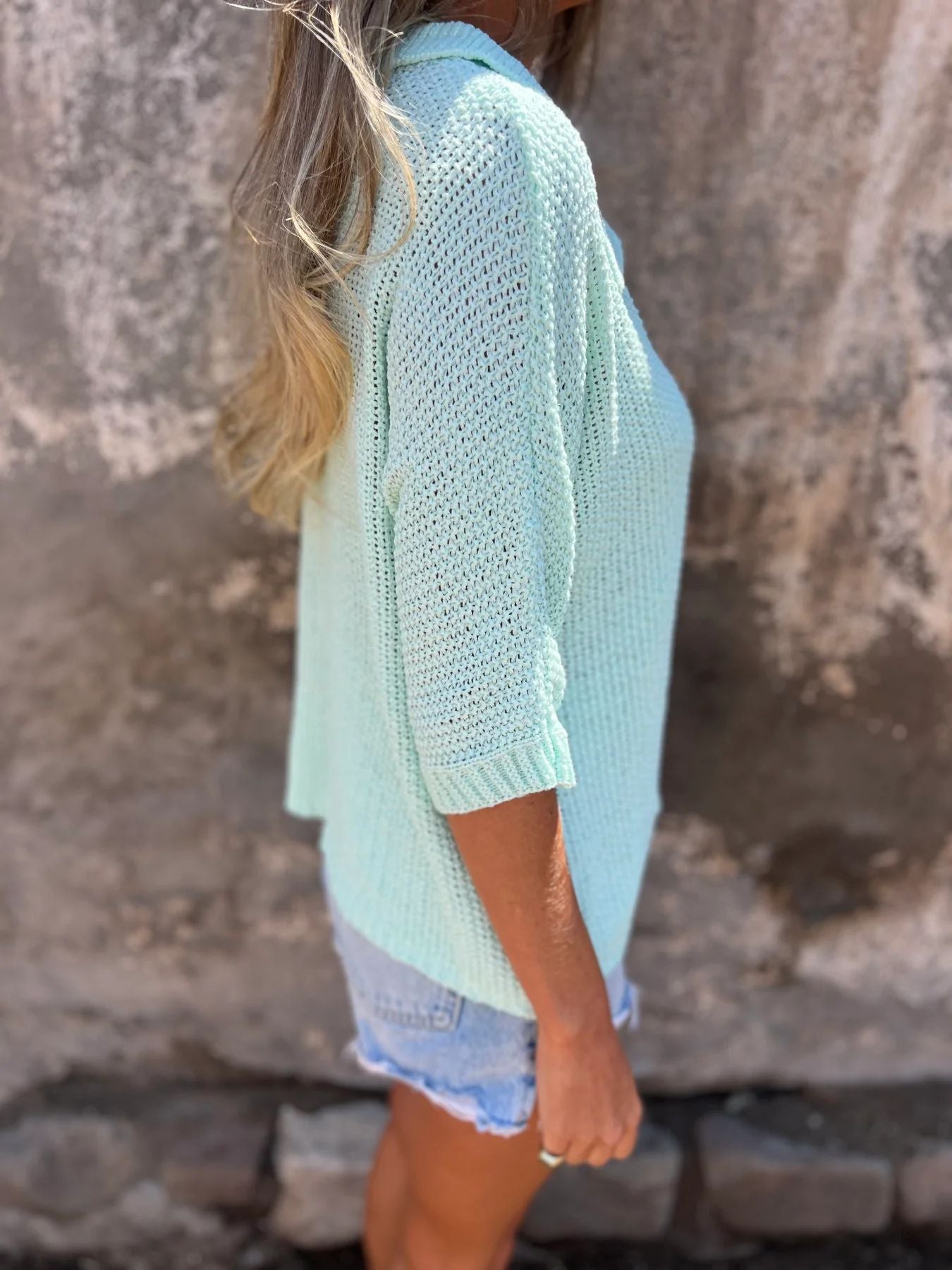 🛍️ Fashionable knitted blouses with a V-neckline and three sleeve openings